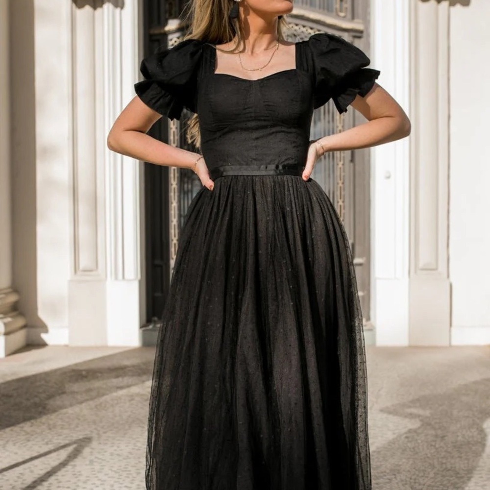 Ivy City Co Black Midi Dress